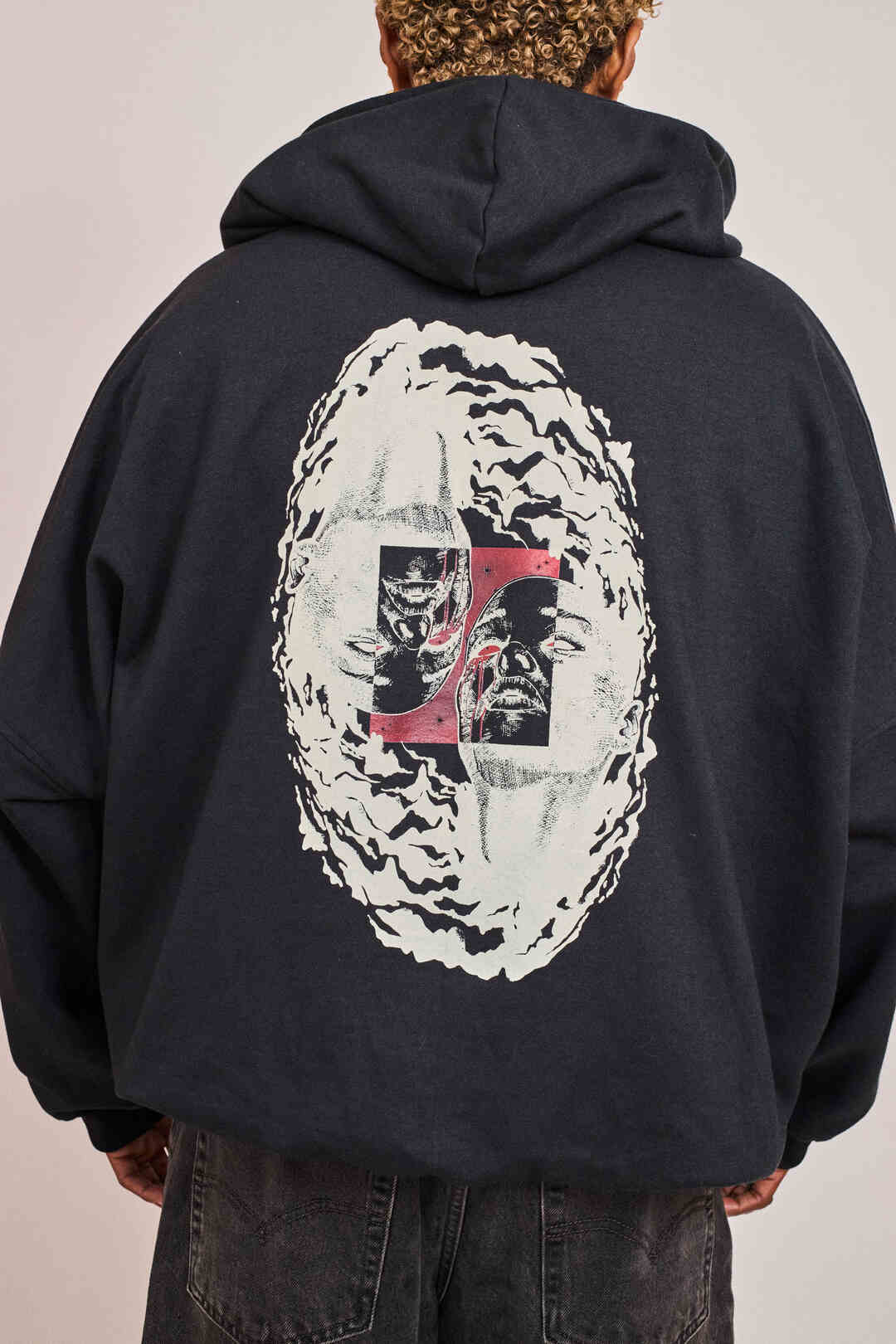 MOLETOM COM CAPUZ DUALIDADES