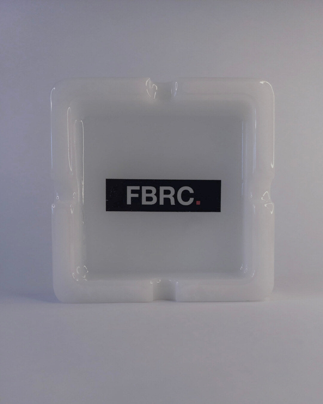 INTRO ASHTRAY